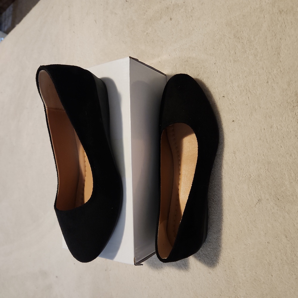 Shoes - Picture 3 of 3